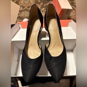 Naturalizer low heel shoes